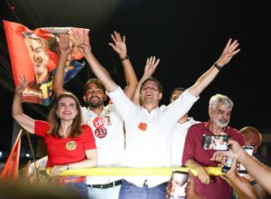 João Campos encerra última sexta de campanha com carreata e novas propostas