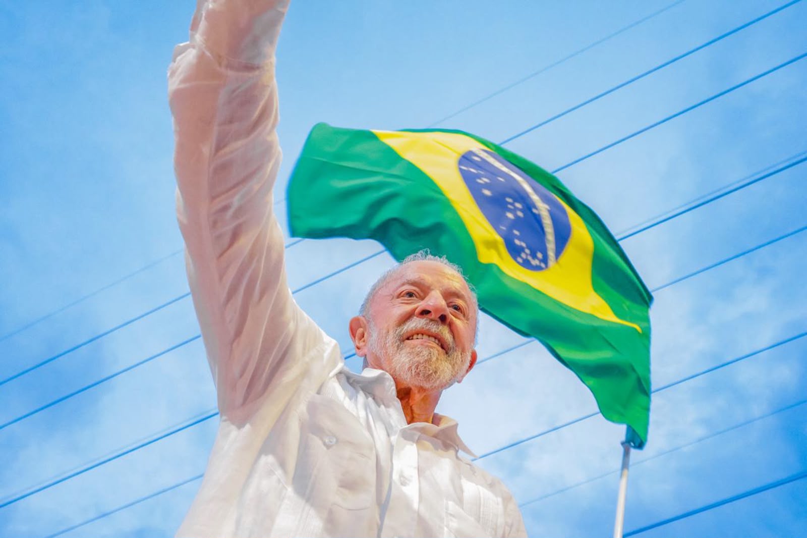 Coluna da sexta: medidas de prefeitos e governadores podem favorecer Lula